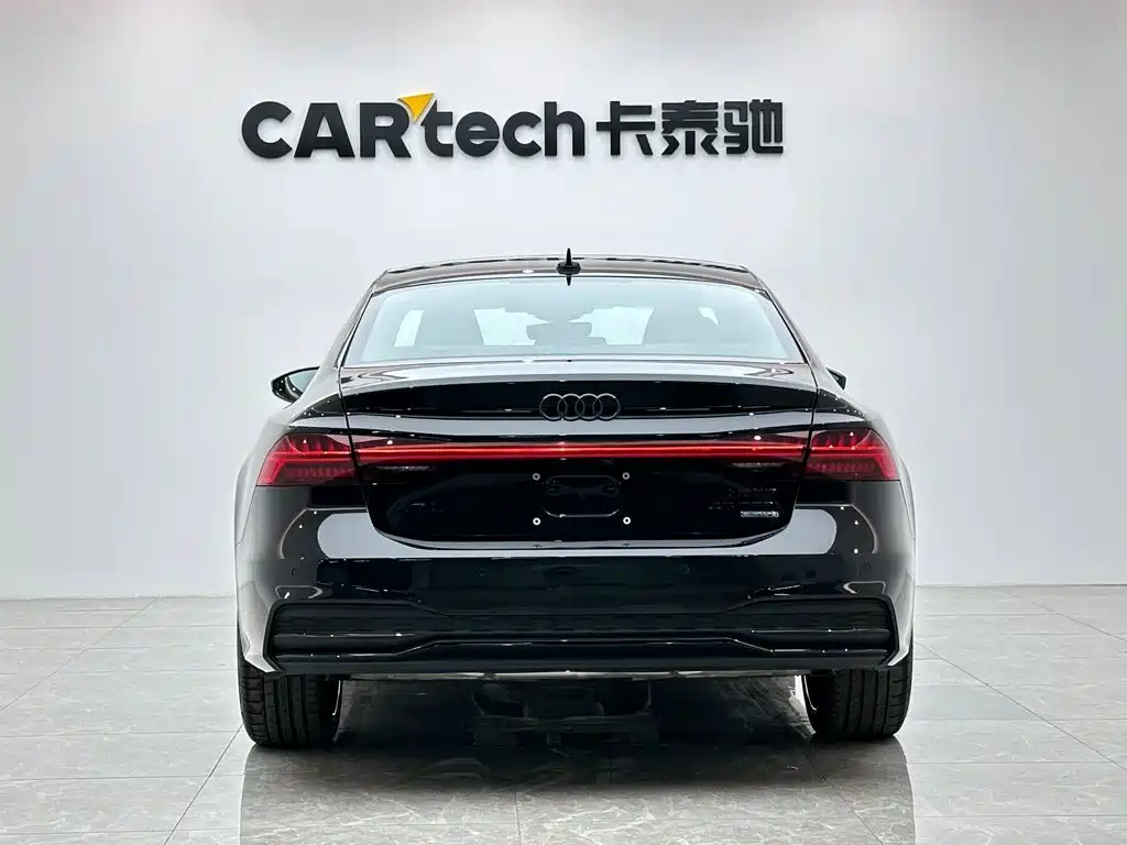 Фото 4 - Audi A7L
