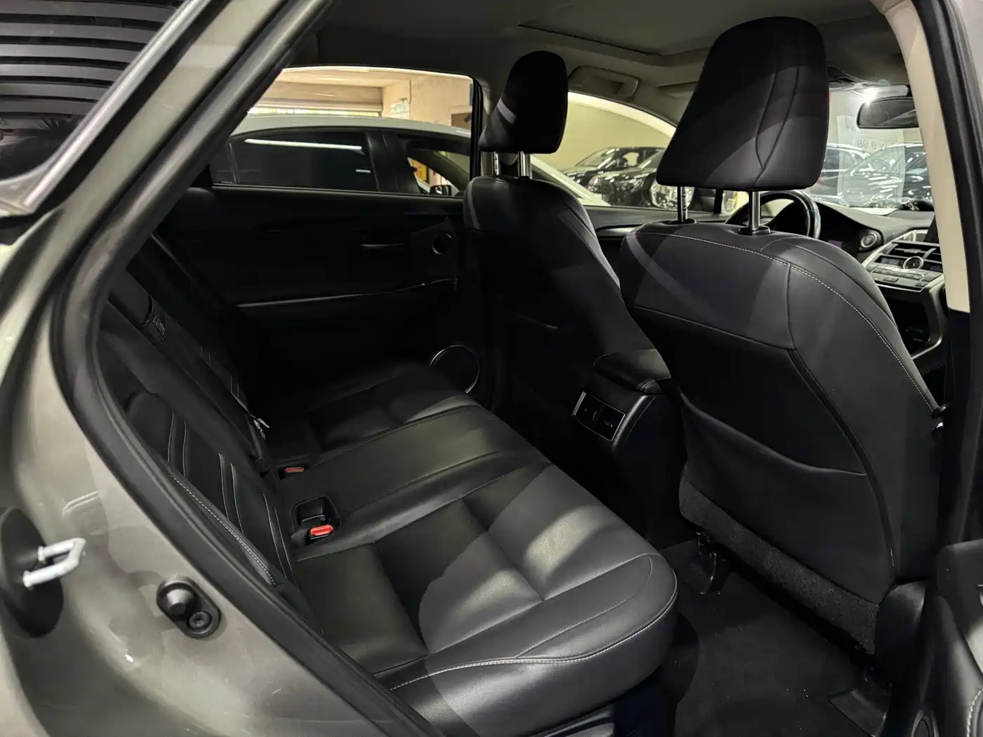 Lexus NX 2016 200 AWD F Sport фото 12
