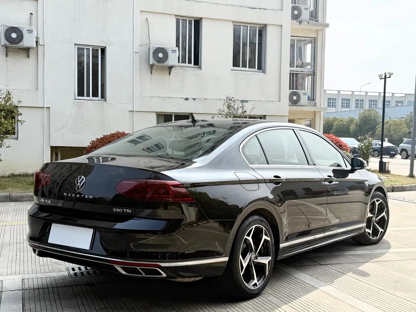 Volkswagen Magotan 2023 2 Million Units Anniversary Edition 330TSI DSG Leading Type фото 12