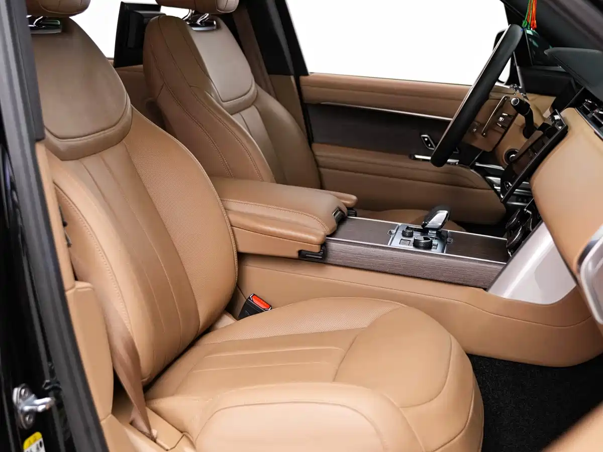 Land Rover Range Rover 2023 3.0 L6 400PS Genesis Extended Version фото 20