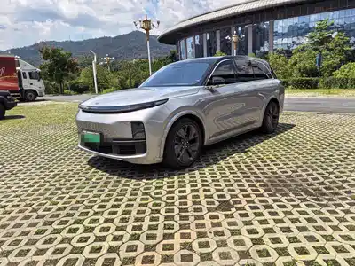 Li Auto L8