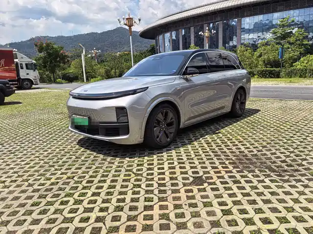 Li Auto L8 Pro