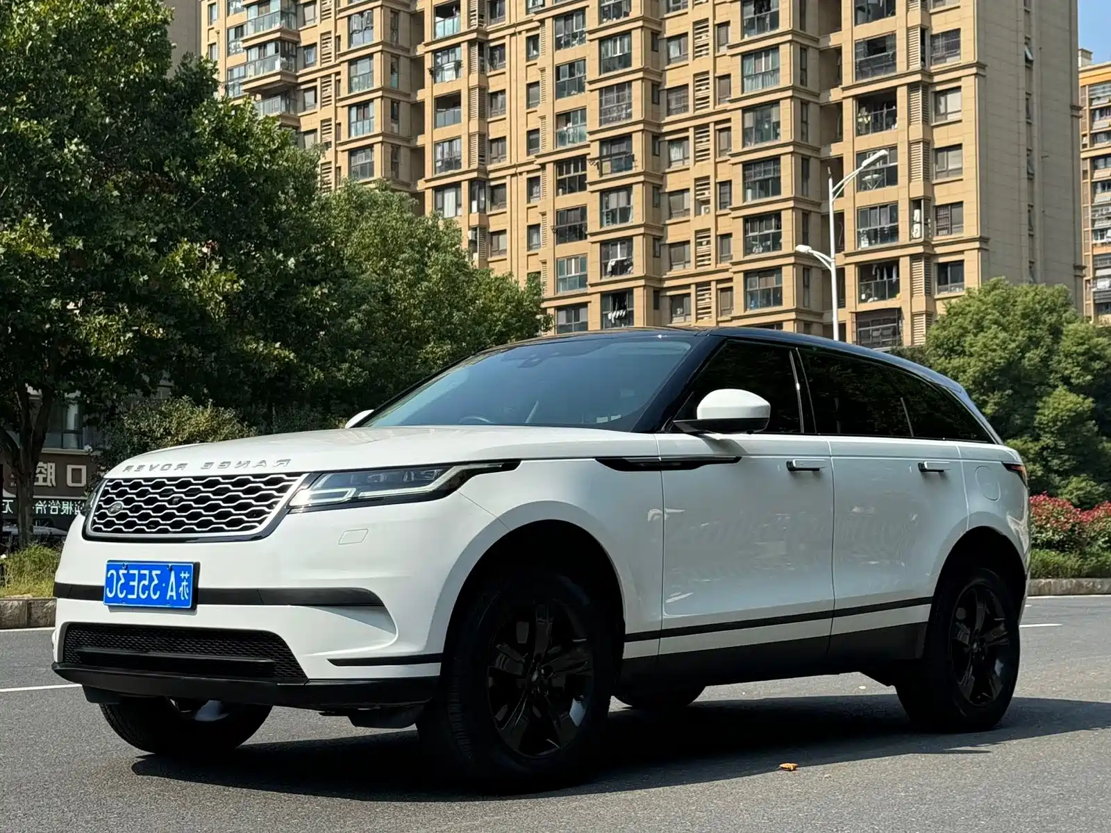 صورة 1 - Land Rover Range Rover Velar