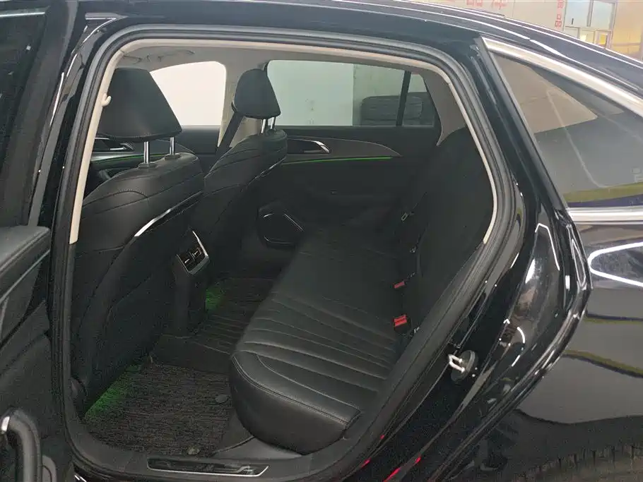 Hongqi H5 2024 2.0T Automatic Smart Connect Flag Smooth Edition фото 11