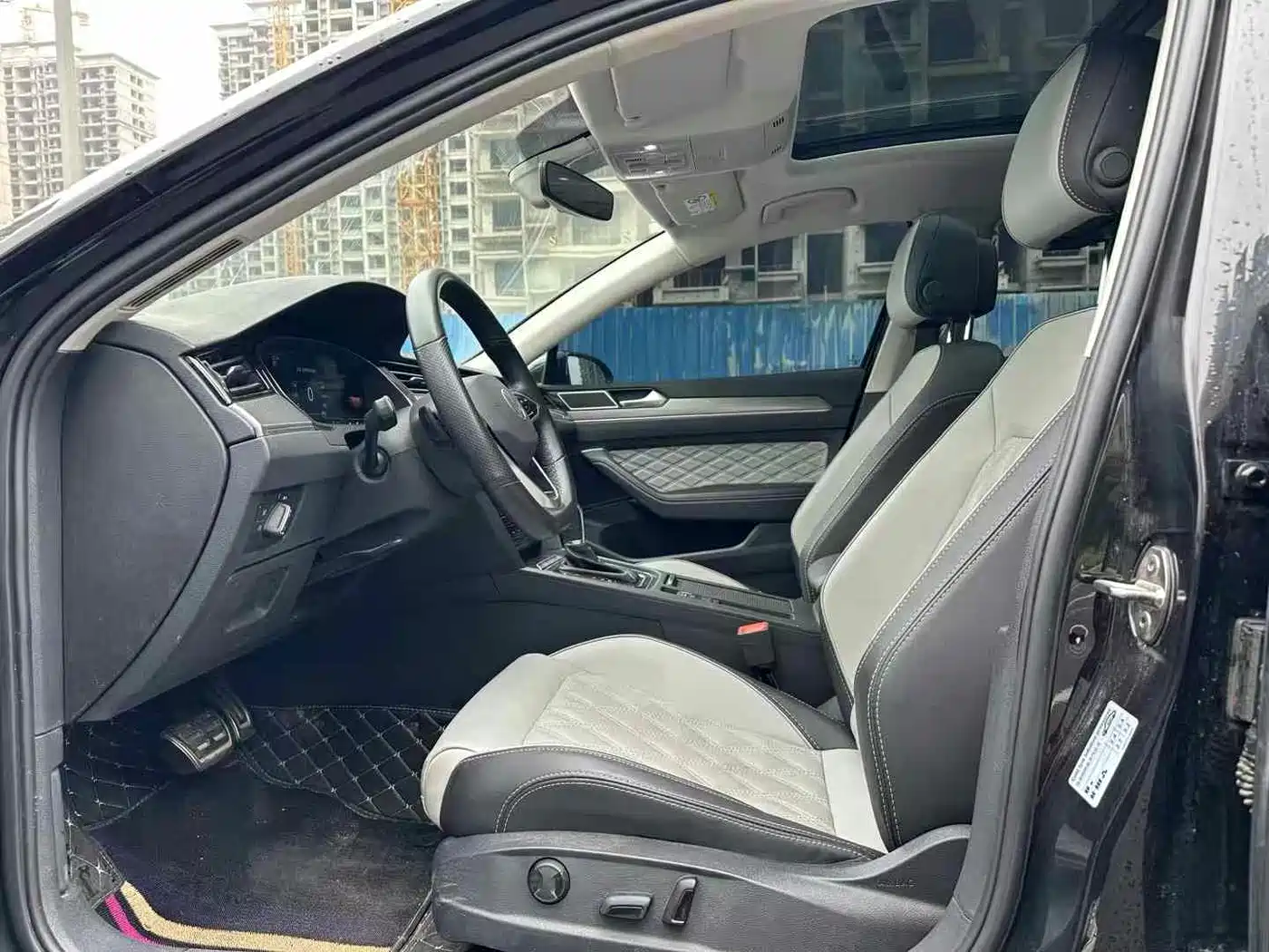 Volkswagen Magotan 2023 Model 2 Million Commemorative Edition 330TSI DSG Luxury фото 4