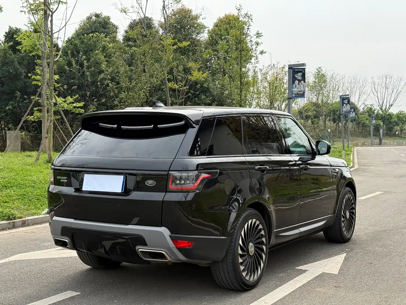 Land Rover Range Rover Sport 2019 3.0 SC V6 Special Edition фото 14
