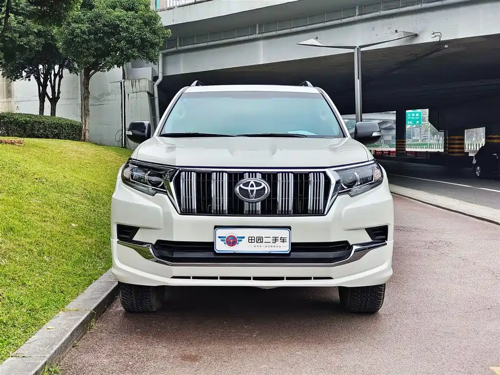 TOYOTA PRADO