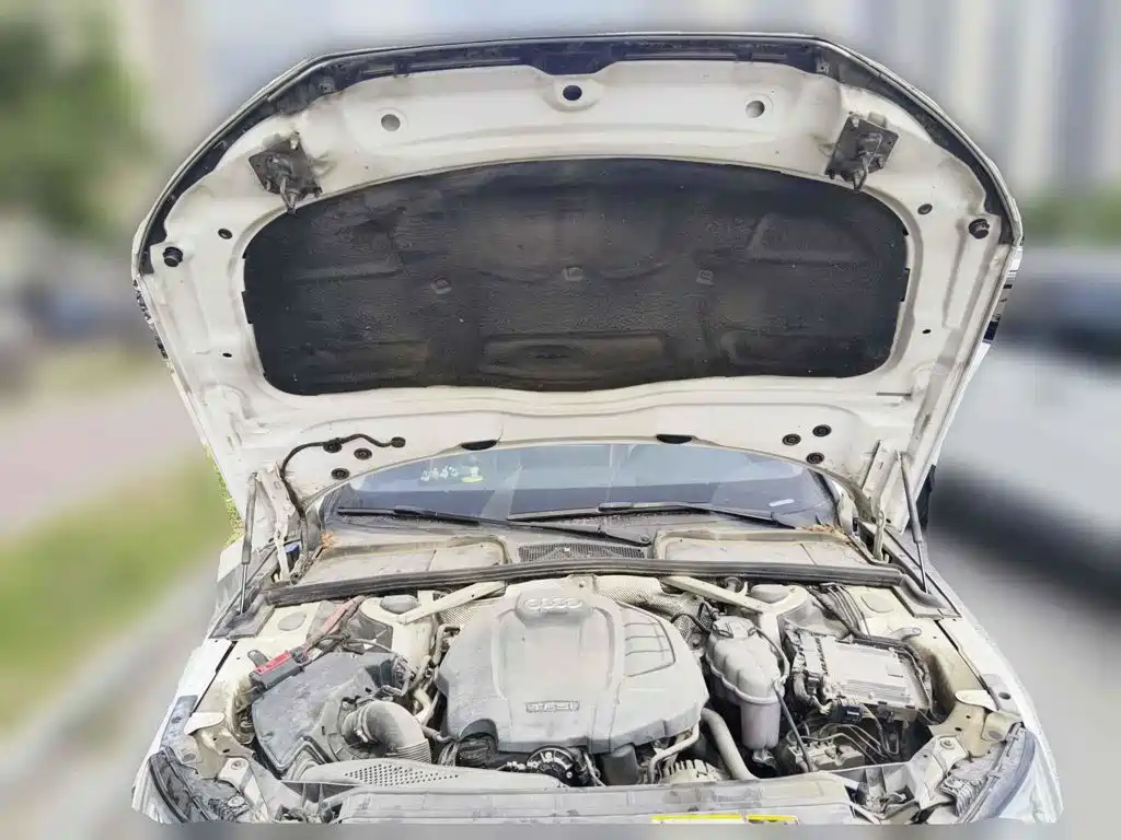 Фото 3 - Audi A4L