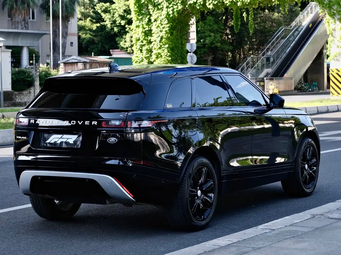 Land Rover Range Rover Velar 2022 250PS Golden Collector's Edition фото 12
