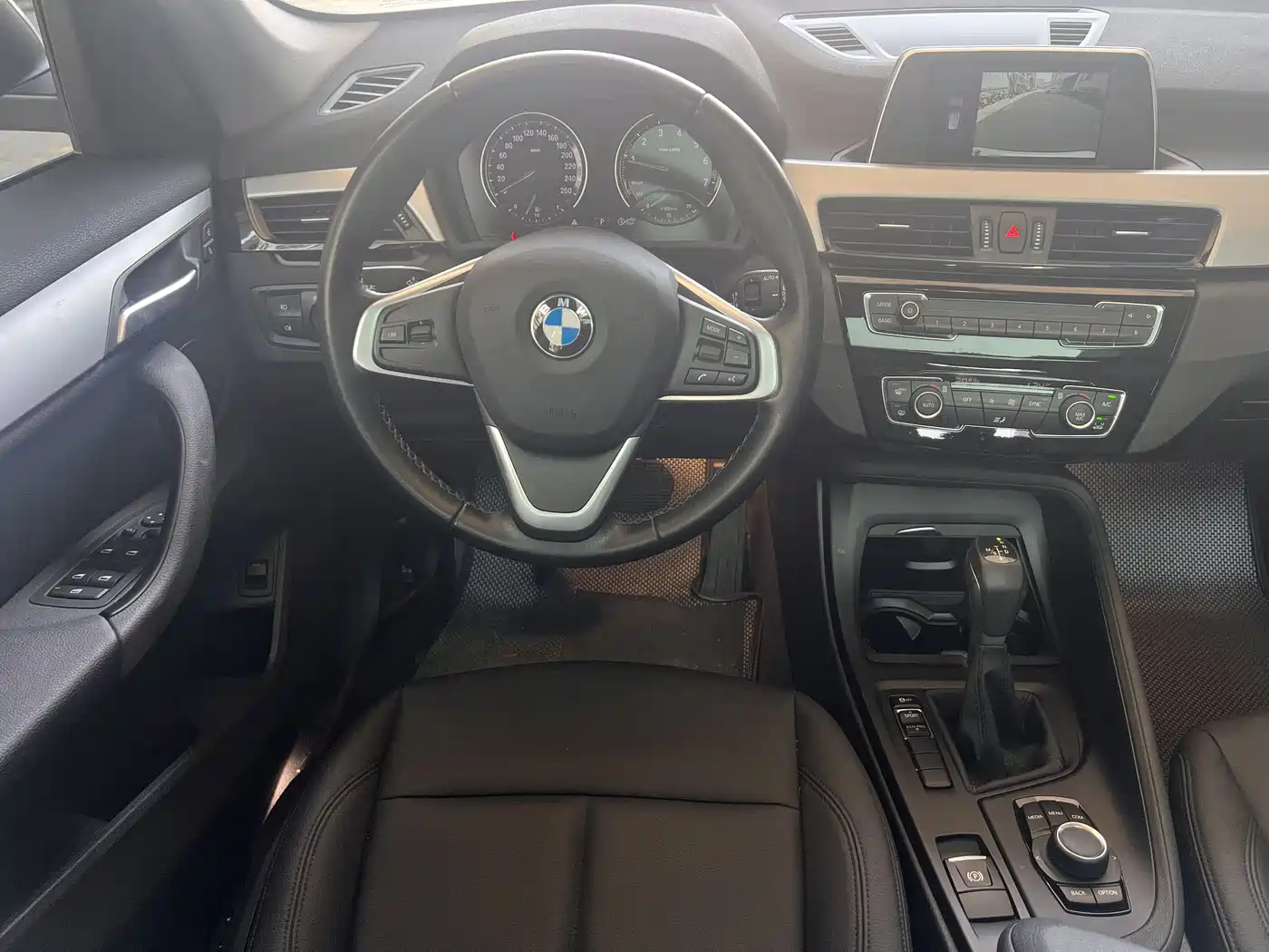 BMW X1 2019 sDrive20Li Leading Model фото 16