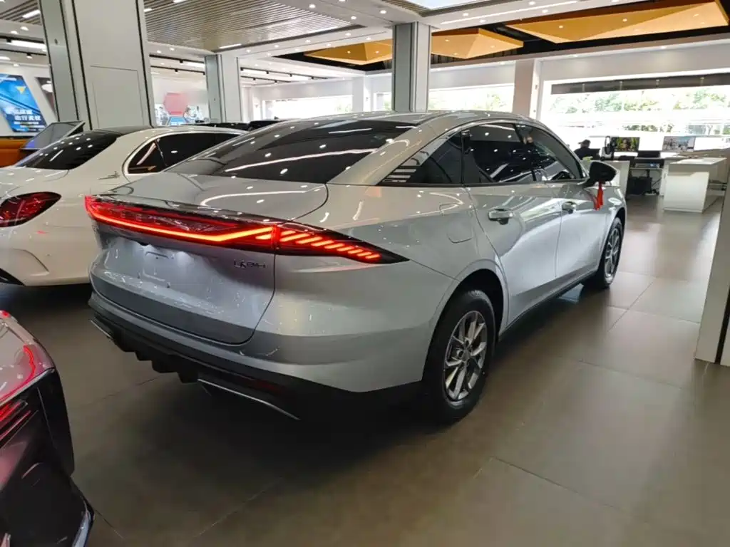 Geely Galaxy Galaxy L6 2025 2025 EM-i 60km Explorer Edition