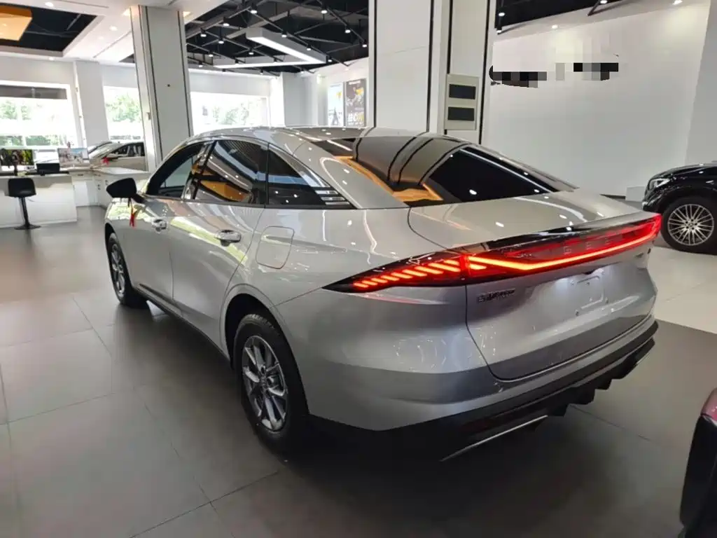 Geely Galaxy Galaxy L6 2025 2025 EM-i 60km Explorer Edition