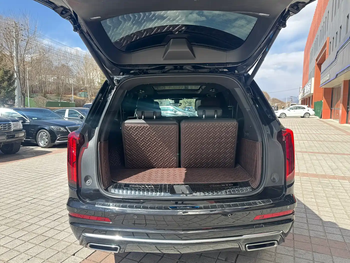 CADILLAC XT6