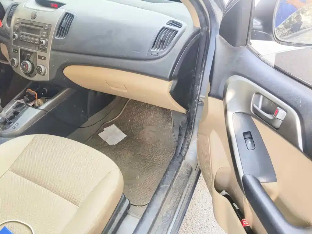 Kia Forte 2009 2009 1.6L AT GL