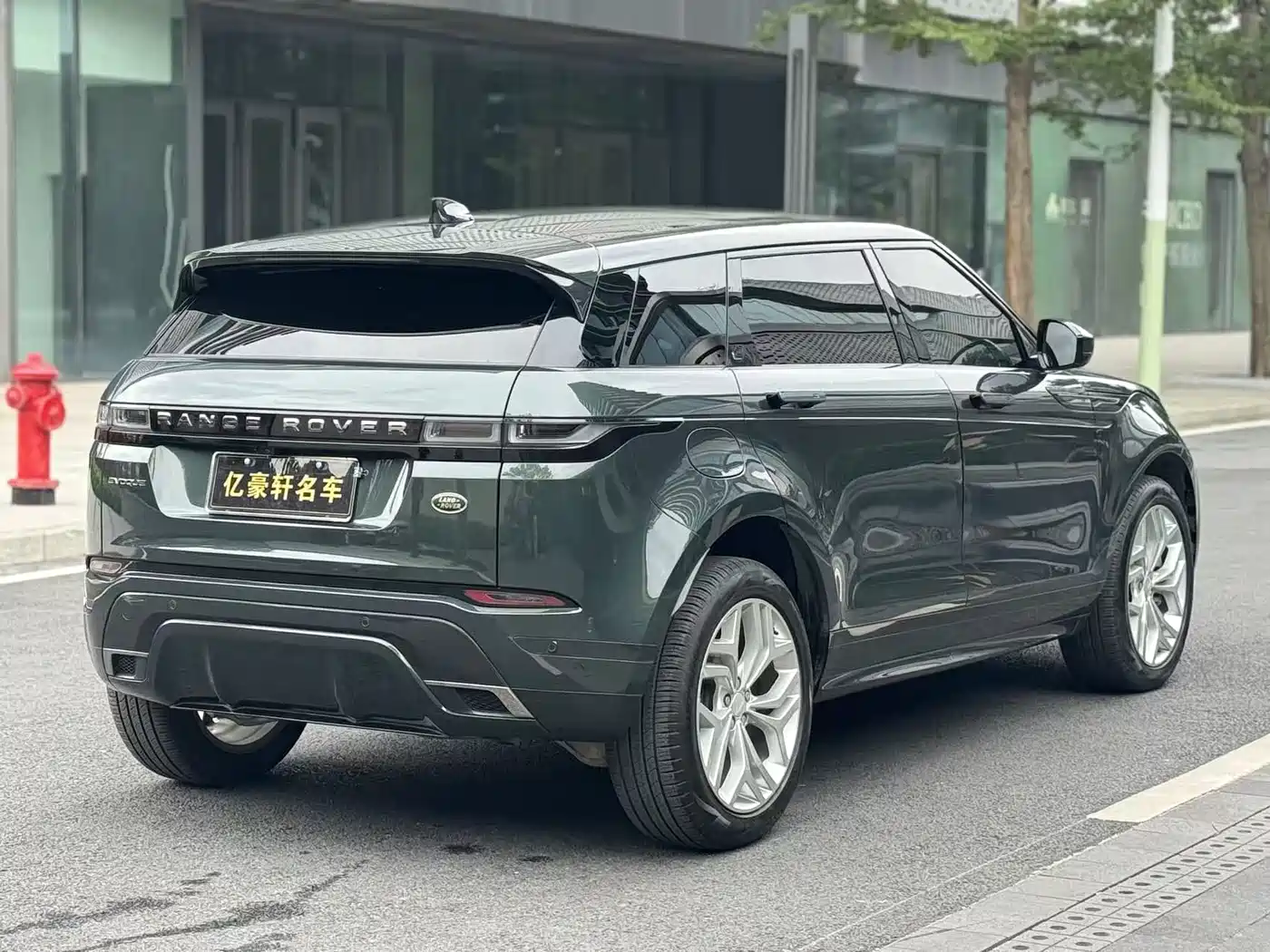 Land Rover Range Rover Evoque 2023 Range Rover Evoque L 200PS Elite Edition фото 5