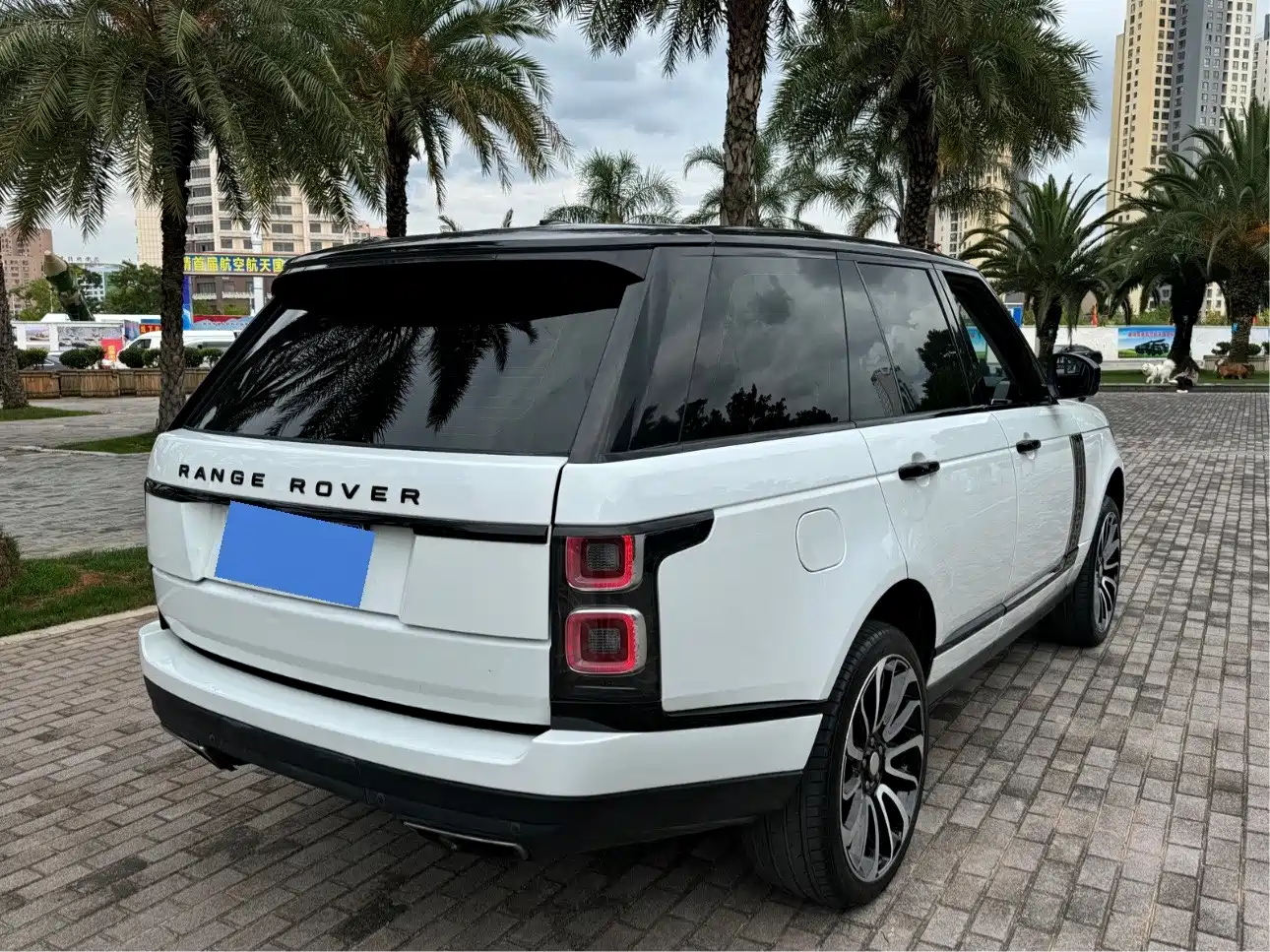 Land Rover Range Rover 2015 3.0 TDV6 Vogue фото 4