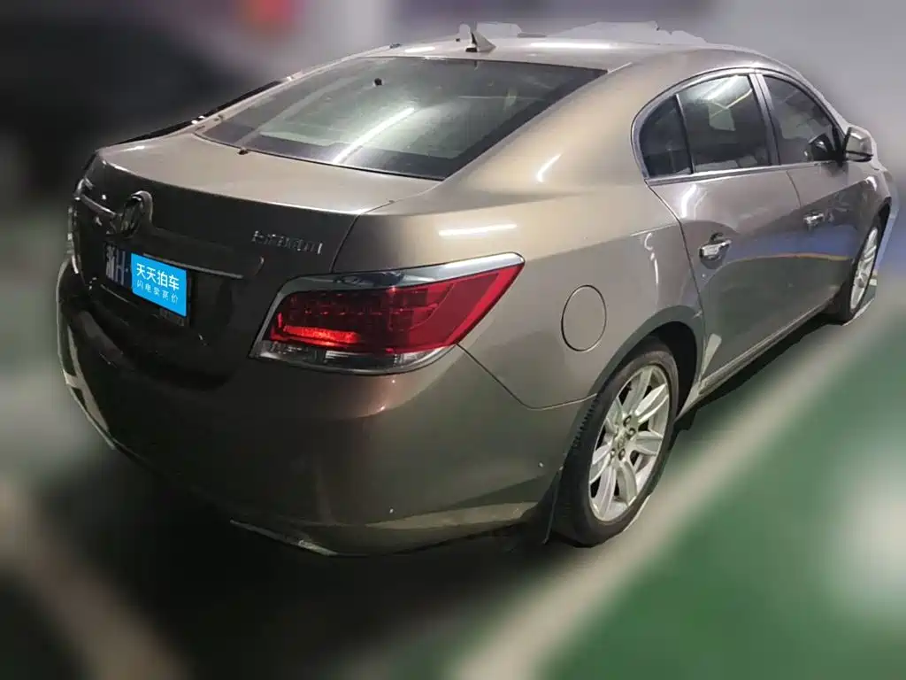 Buick LaCrosse 2011 2011 2.4L SIDI Luxury Edition