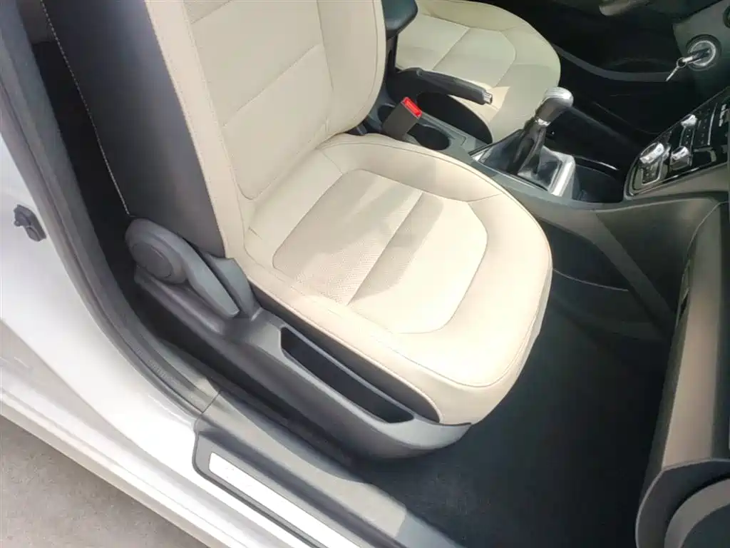 Changan Yuexiang V7 2015 2015 1.6L Manual Lexiang China V