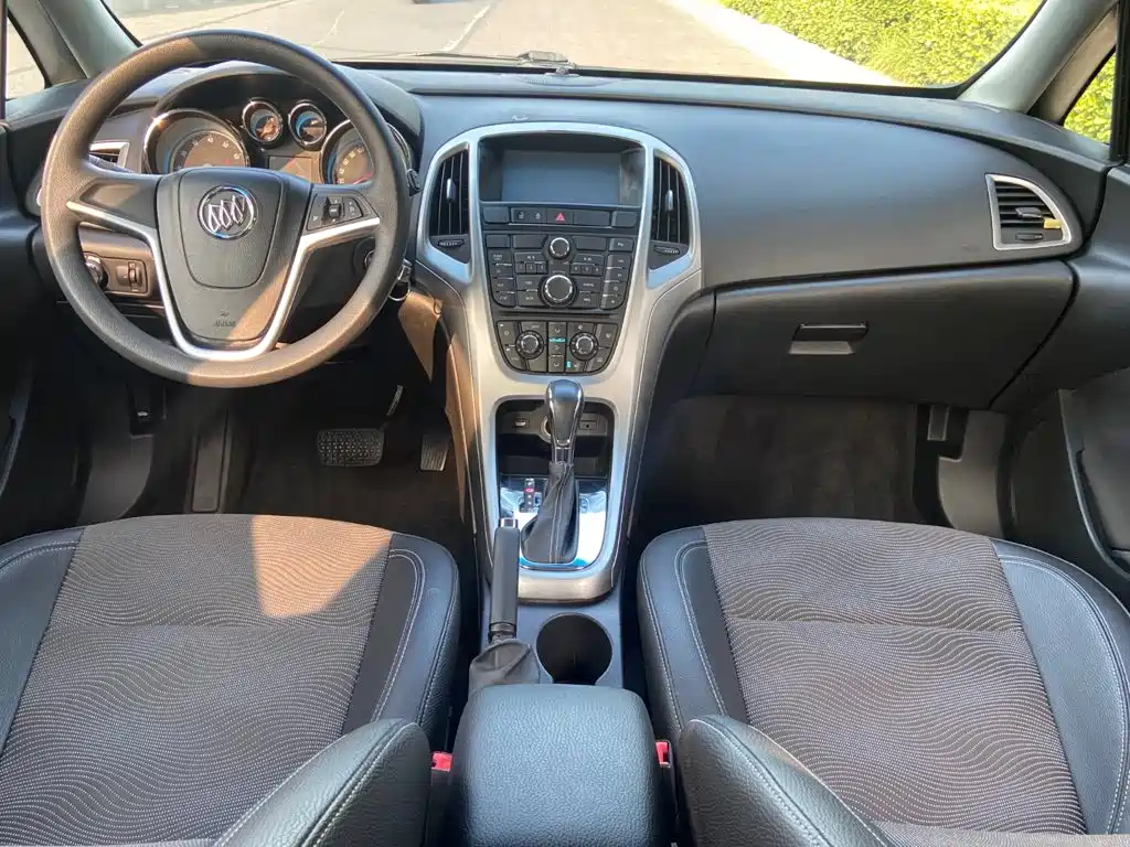 Фото 10 - Buick Excelle