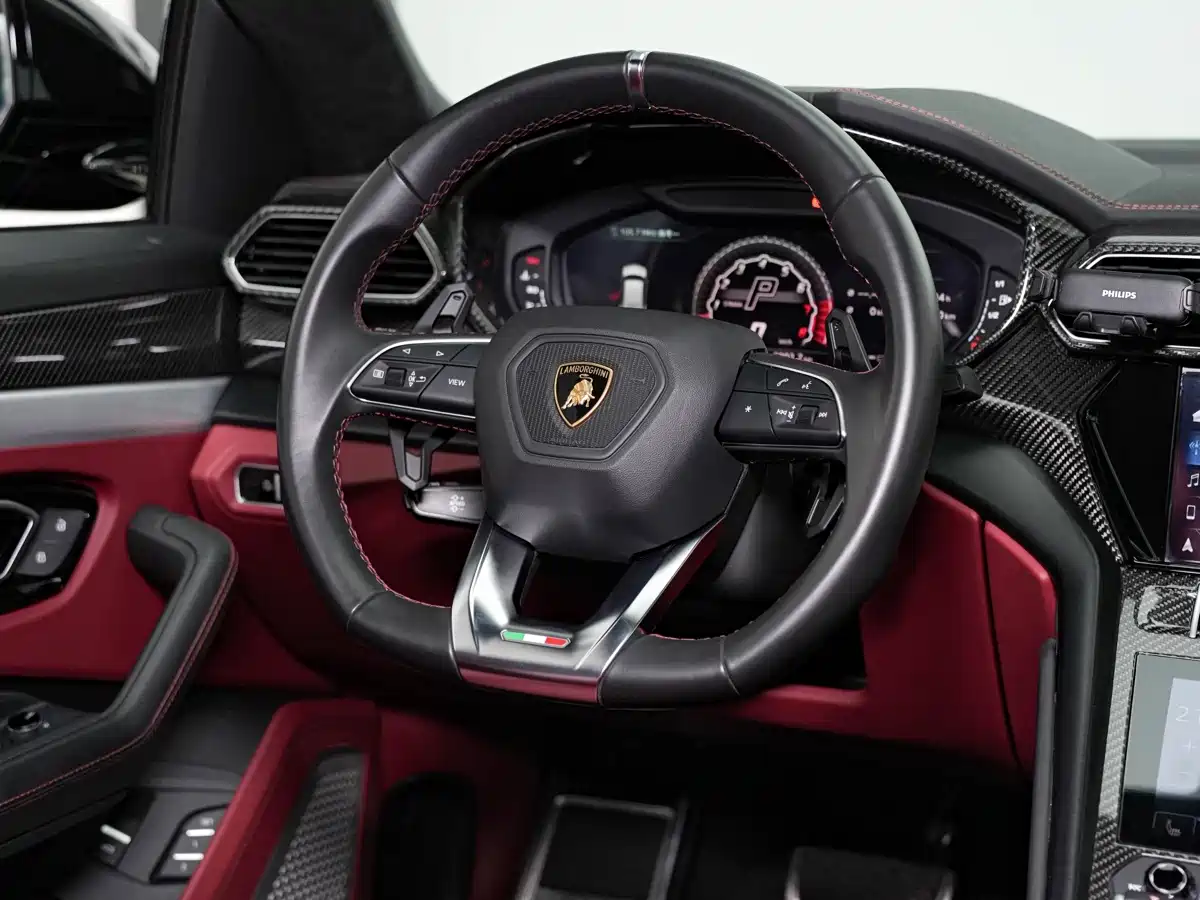 Фото 14 - Lamborghini Urus