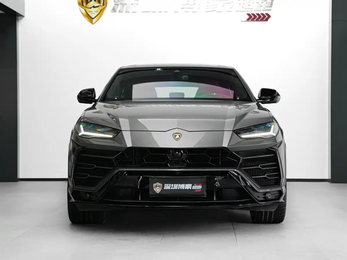 Фото 27 - Lamborghini Urus