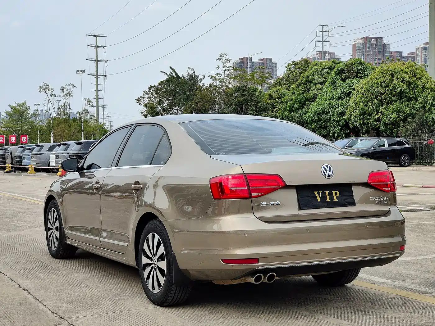 Volkswagen Sagitar 2015 230TSI Automatic Luxury фото 5
