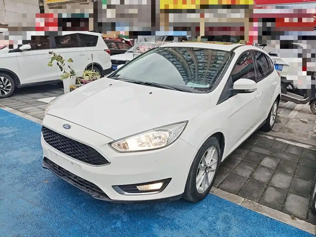 Фото 2 - Ford Focus