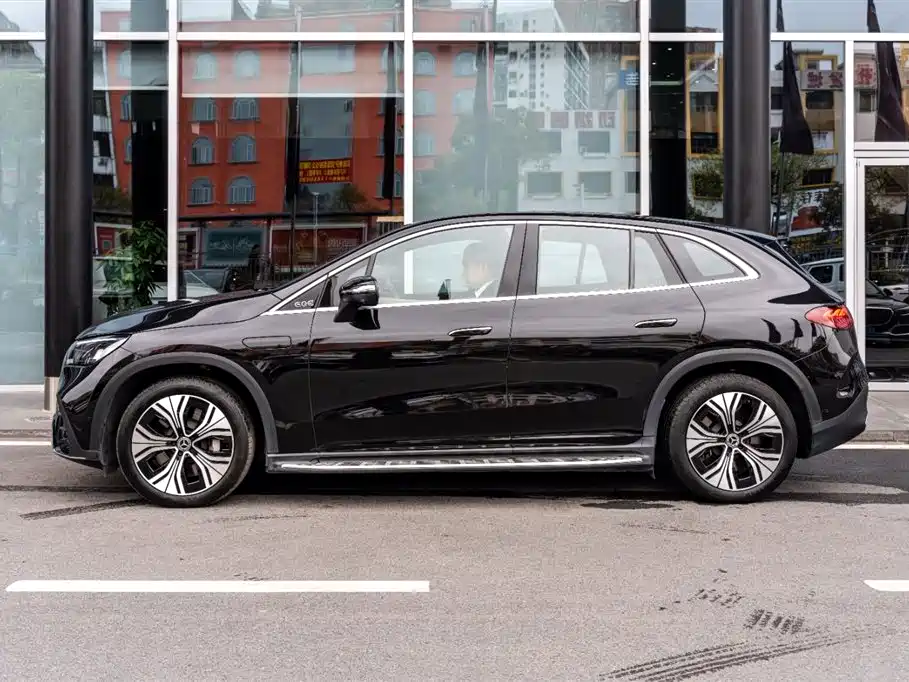 MERCEDES-BENZ EQE SUV