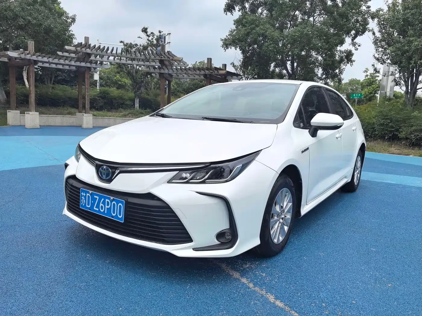 Фото 1 - Toyota Corolla