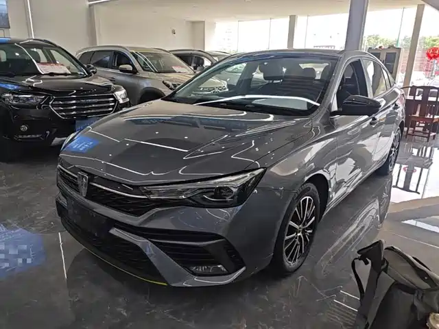 Roewe i5 Рестайлинг, 1.5L CVT, Бриллиант