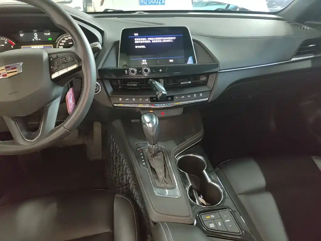 Cadillac CT4 2022 2022 28T Fashion Style