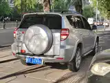 Фото 6 - Toyota RAV4