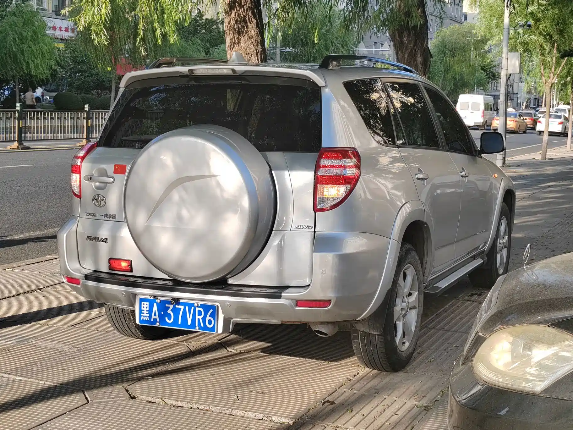 Фото 6 - Toyota RAV4