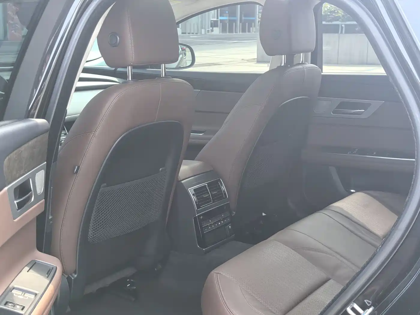 Jaguar XFL 2017 XFL 2.0T 240PS Luxury Edition фото 8