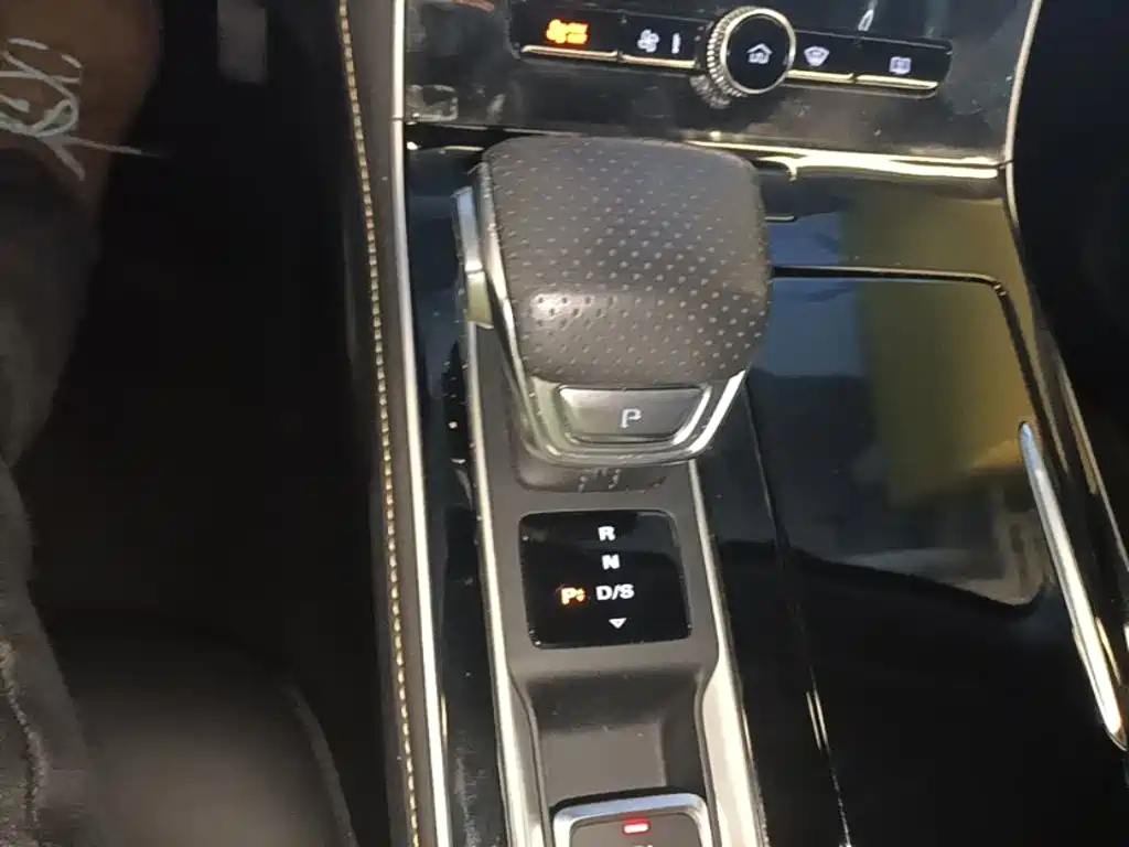 Фото 14 - Roewe i6 MAX