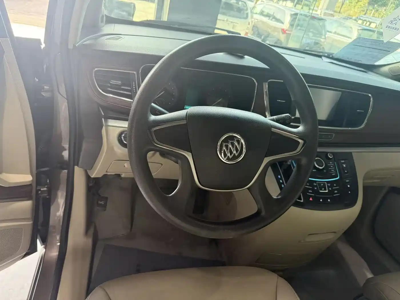Buick GL8 2014 2.4L CT Luxury Business Comfort фото 12