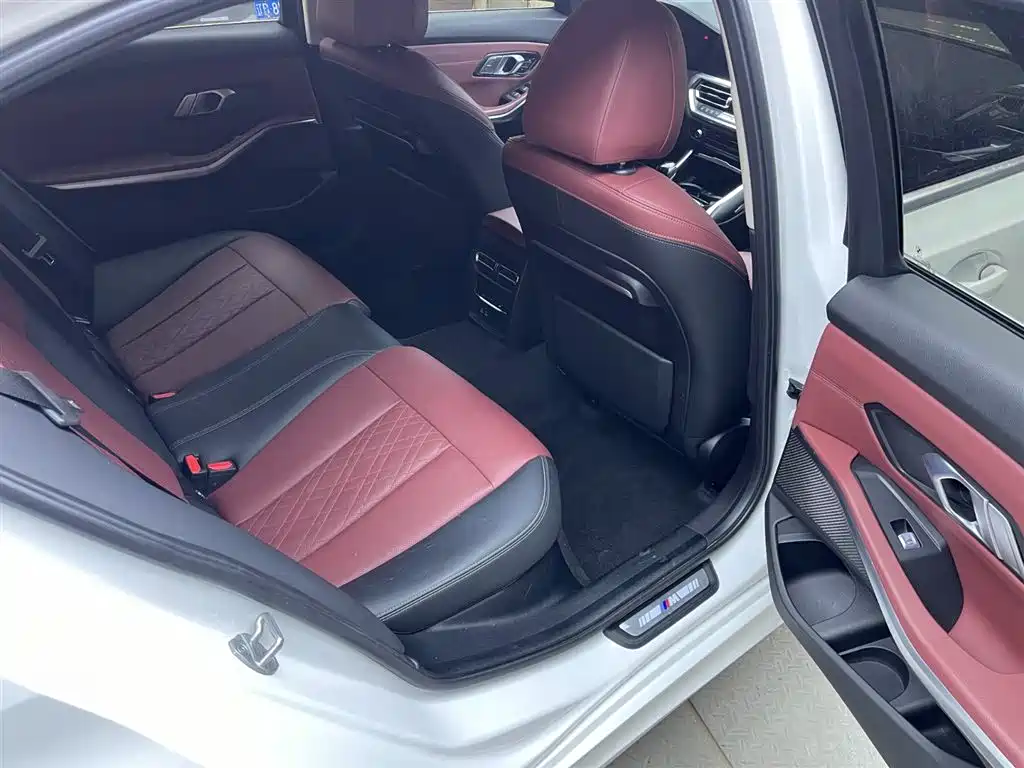 BMW 3 Series 2022 320Li M Sport Package фото 31