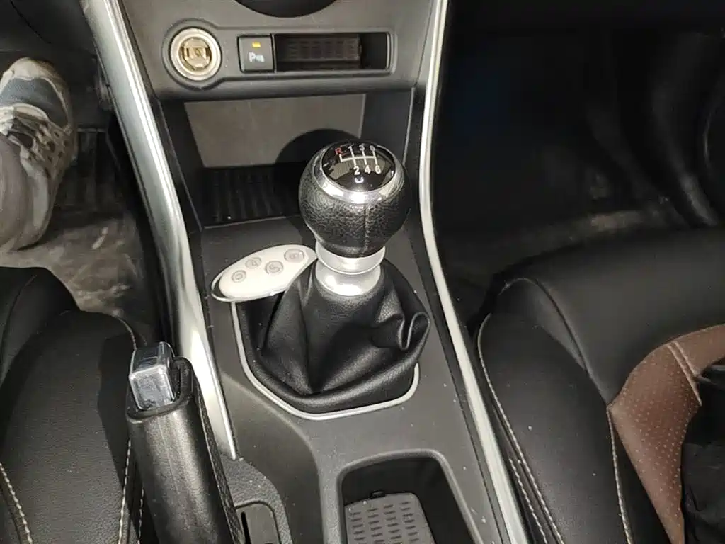 BYD Song 2017 Ultimate Upgrade 1.5TI Manual Elite Model фото 14