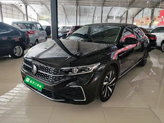 Volkswagen Passat 330TSI, Star Sky Luxury