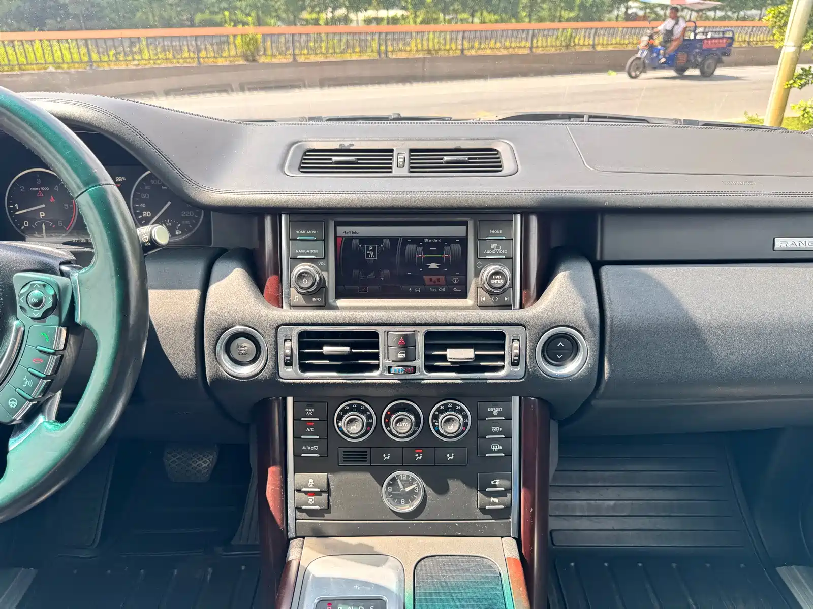 Фото 19 - Land Rover Range Rover