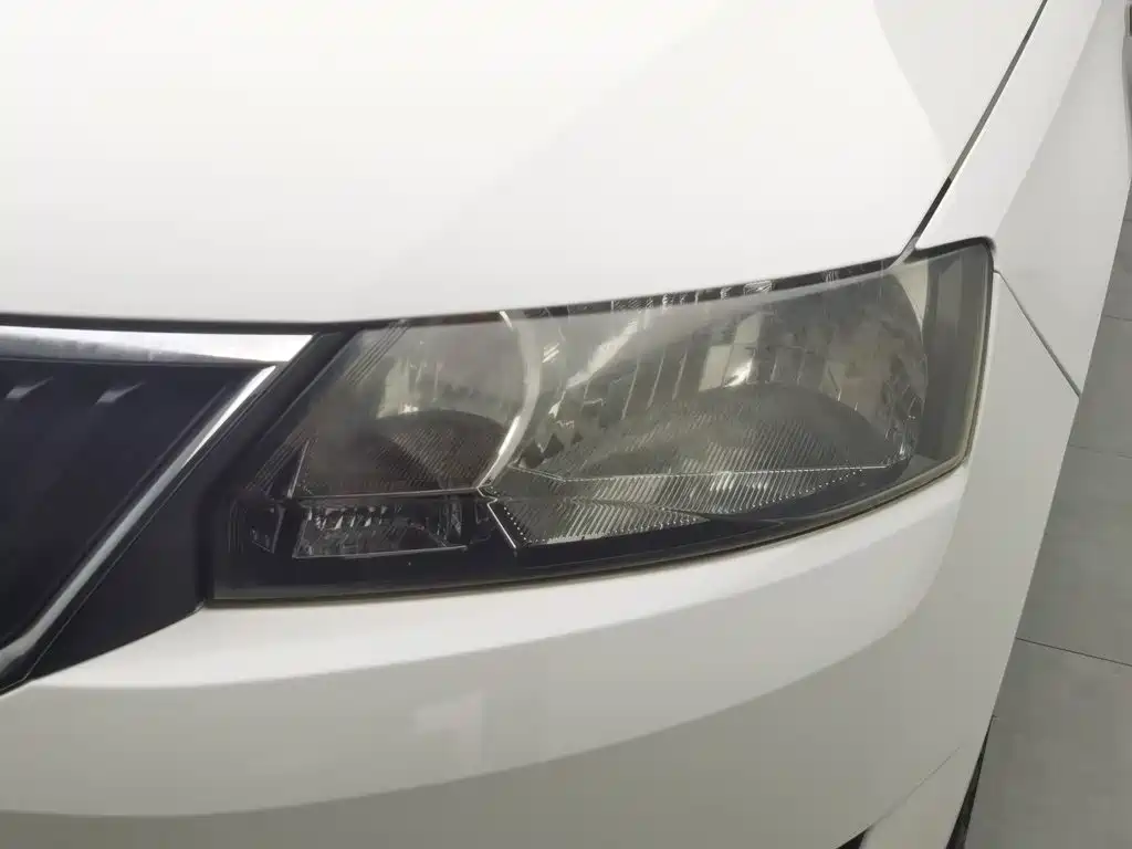 صورة 7 - Škoda Rapid