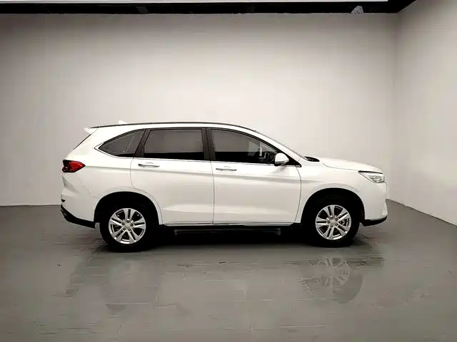 Фото 8 - Haval M6