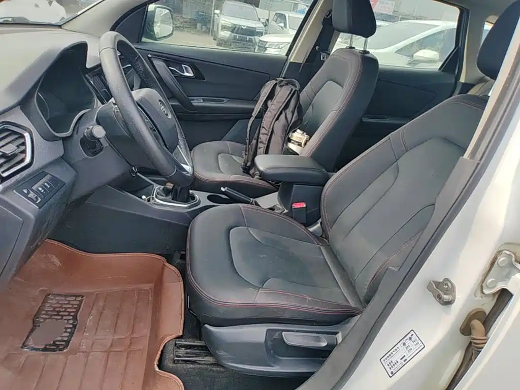 FAW Senya R7 2016 2016 1.6L Manual Luxury