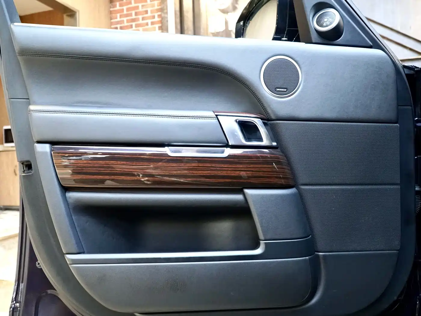 Photo 10 - Land Rover Range Rover