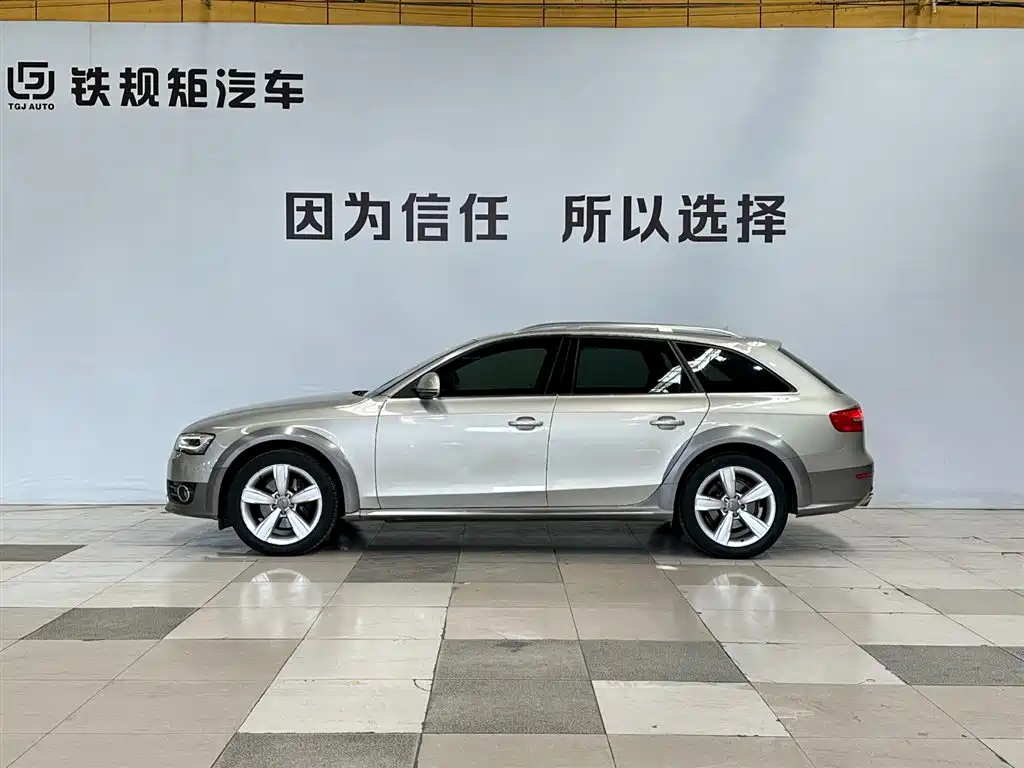 Audi A4 (Import) 2013 40 TFSI allroad quattro Luxury фото 3