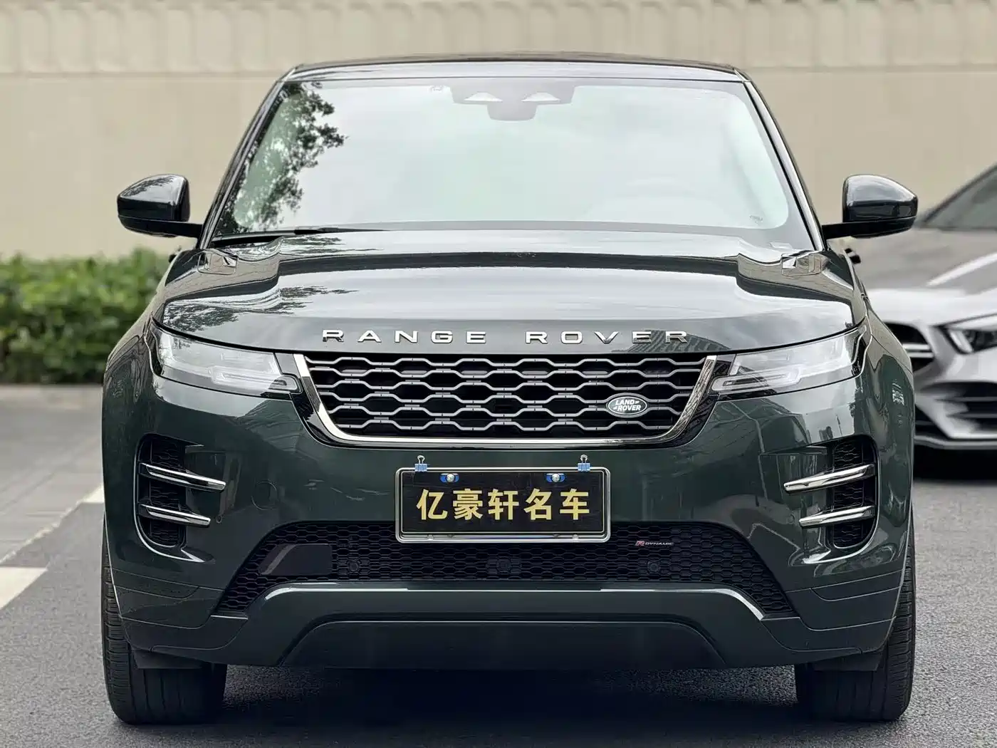 Land Rover Range Rover Evoque 2023 Range Rover Evoque L 200PS Elite Edition фото 2