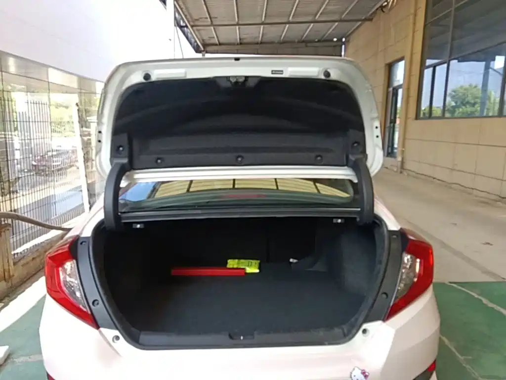 Фото 19 - Honda Civic
