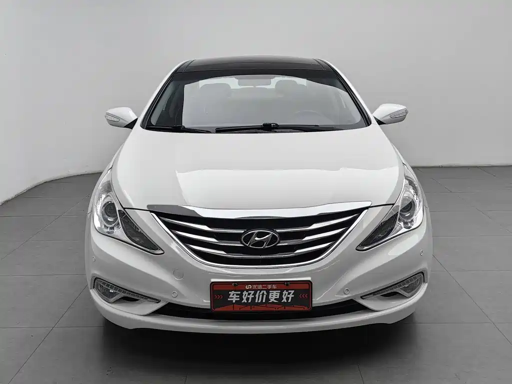 صورة 3 - Hyundai Sonata