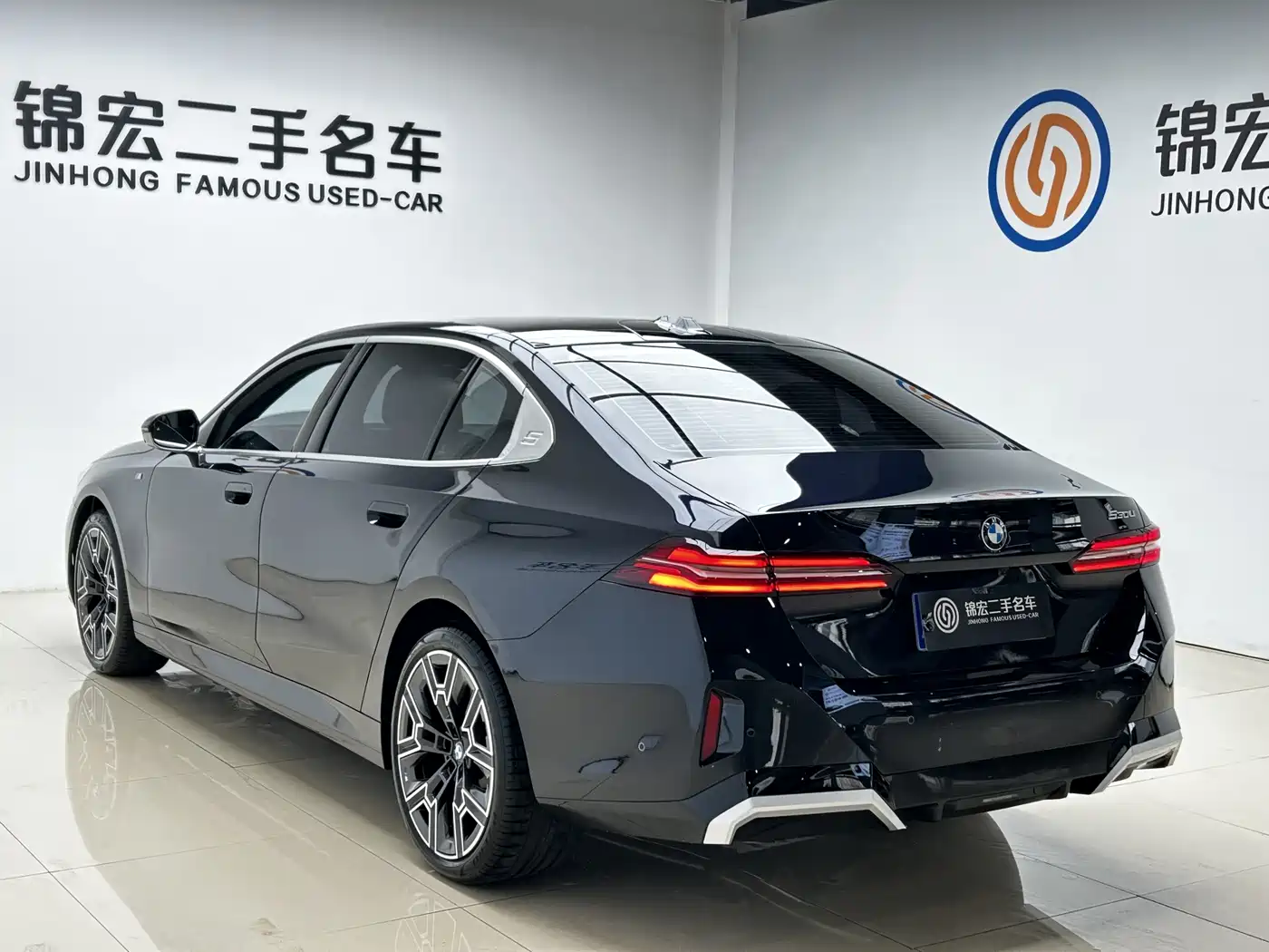 BMW 5 Series 2025 530Li Premium M Sport Package фото 27