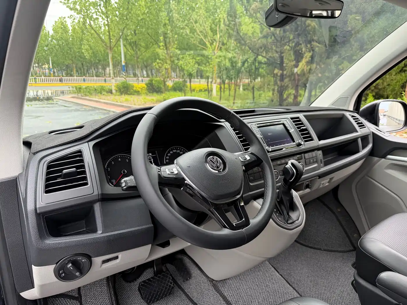 Volkswagen Caravelle 2018 2.0TSI 4WD Luxury Edition 7-Seater фото 8